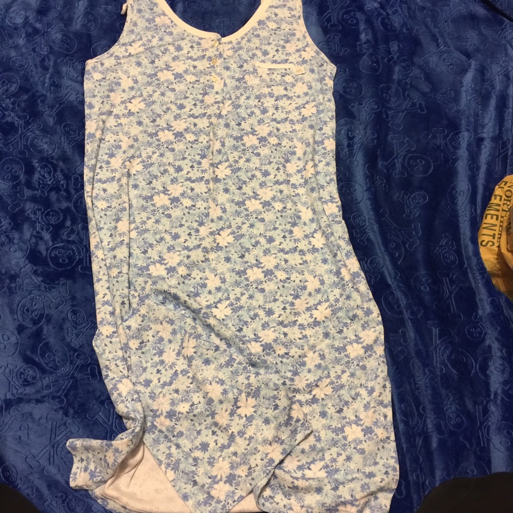 Floral pattern nightgown.